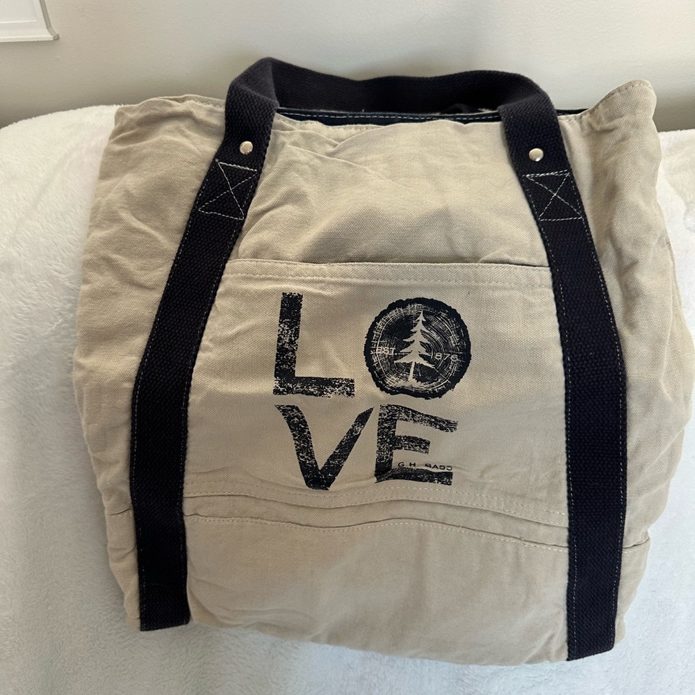 G.H. Bass & Co. Navy and Cream Canvas Tote